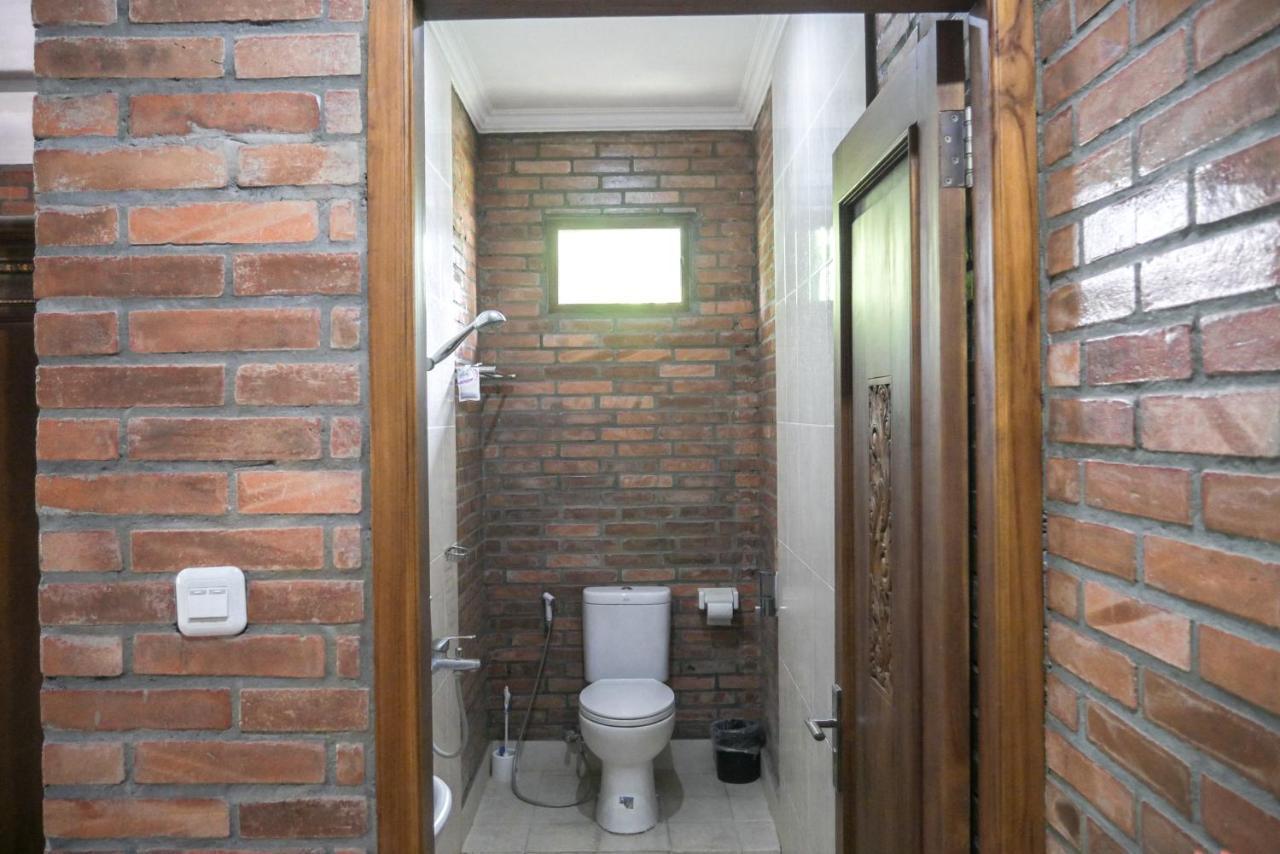 Ndalem Suryo Saptono Guest House Tugu Εξωτερικό φωτογραφία