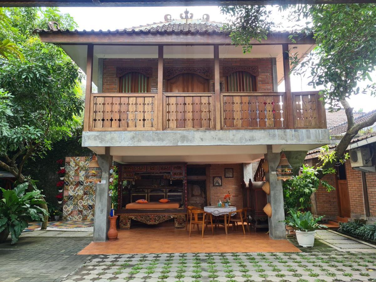 Ndalem Suryo Saptono Guest House Tugu Εξωτερικό φωτογραφία