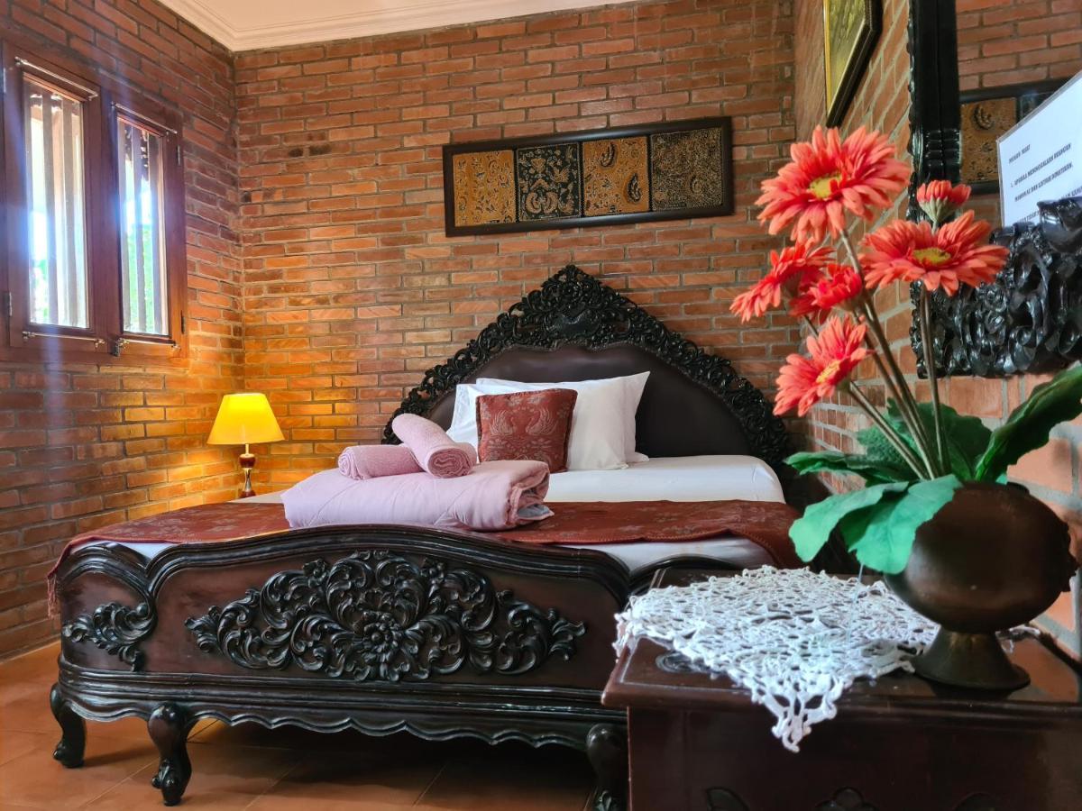 Ndalem Suryo Saptono Guest House Tugu Εξωτερικό φωτογραφία