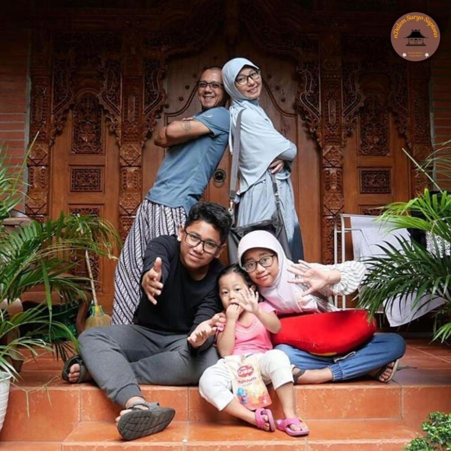 Ndalem Suryo Saptono Guest House Tugu Εξωτερικό φωτογραφία
