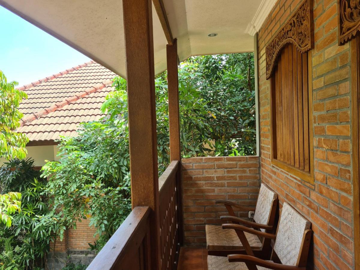 Ndalem Suryo Saptono Guest House Tugu Εξωτερικό φωτογραφία