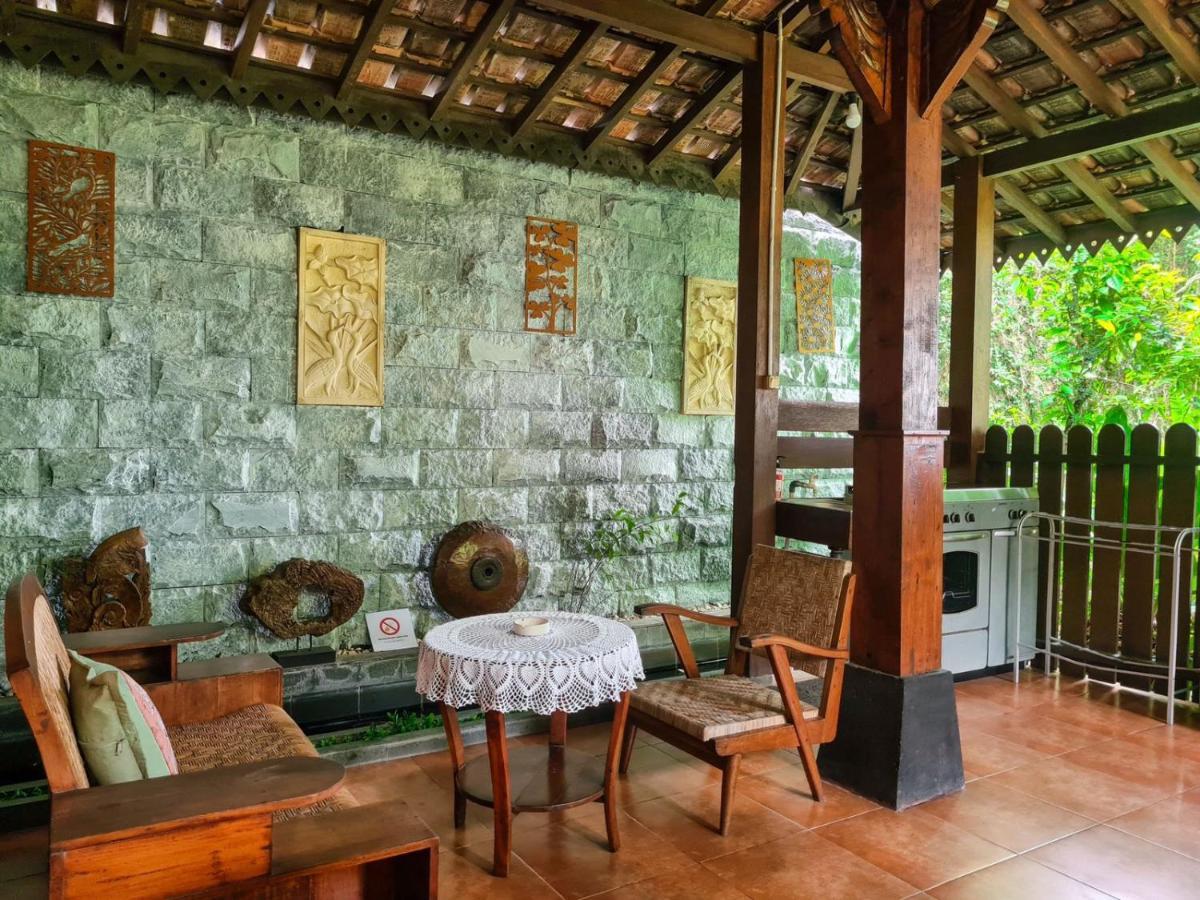 Ndalem Suryo Saptono Guest House Tugu Εξωτερικό φωτογραφία
