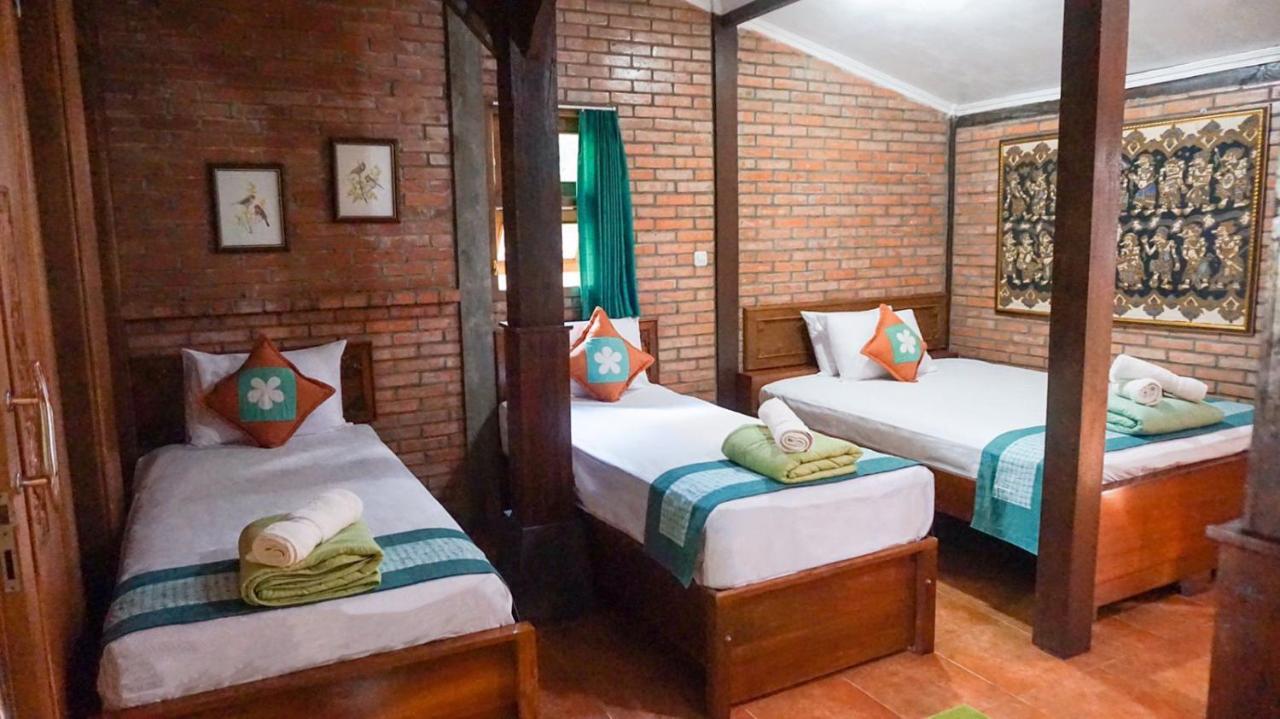 Ndalem Suryo Saptono Guest House Tugu Εξωτερικό φωτογραφία
