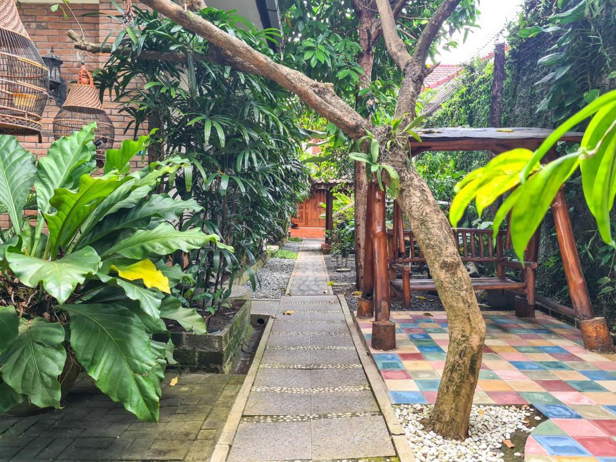 Ndalem Suryo Saptono Guest House Tugu Εξωτερικό φωτογραφία