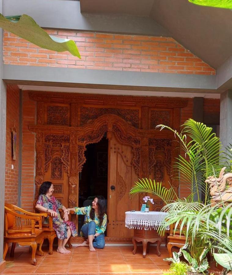 Ndalem Suryo Saptono Guest House Tugu Εξωτερικό φωτογραφία