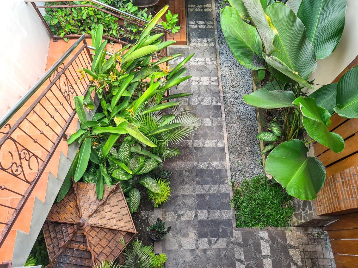 Ndalem Suryo Saptono Guest House Tugu Εξωτερικό φωτογραφία