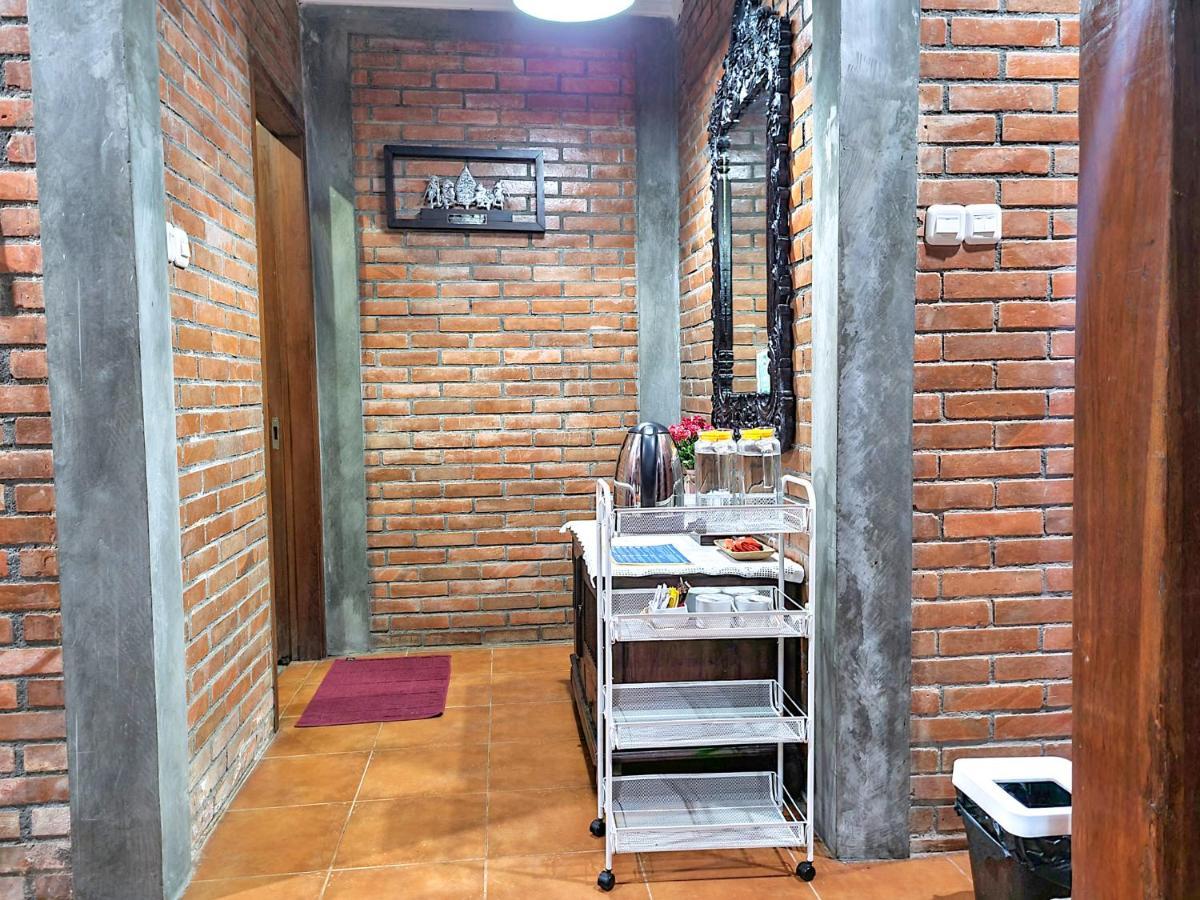 Ndalem Suryo Saptono Guest House Tugu Εξωτερικό φωτογραφία