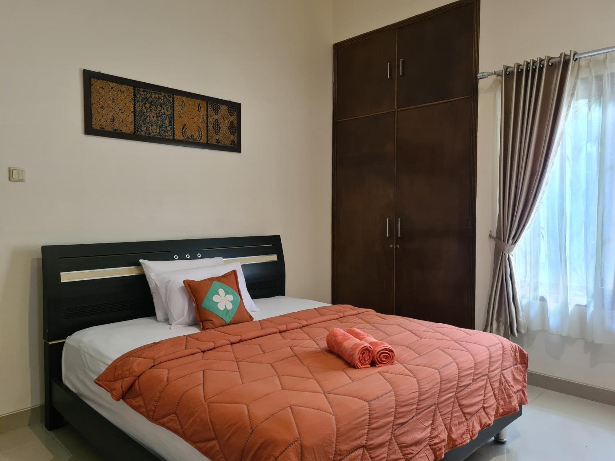 Ndalem Suryo Saptono Guest House Tugu Εξωτερικό φωτογραφία